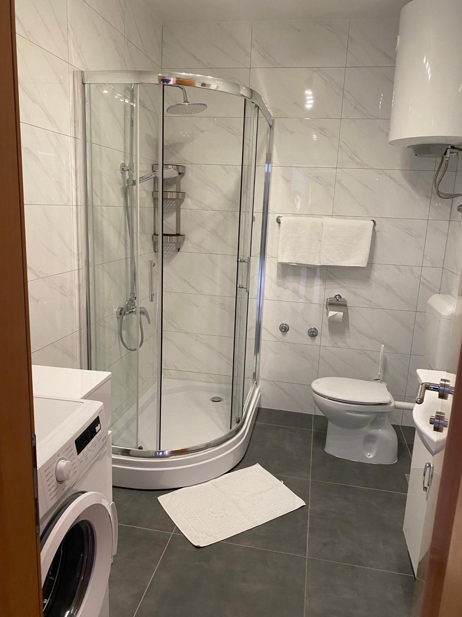 Villa Jasmin Бол Екстериор снимка