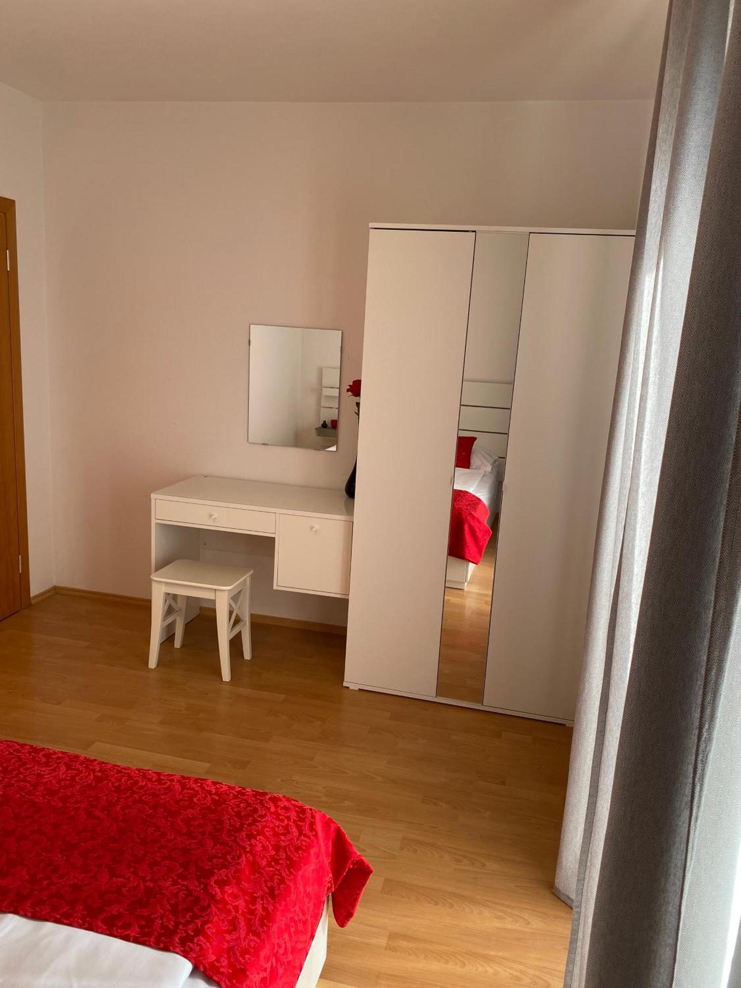 Villa Jasmin Бол Екстериор снимка
