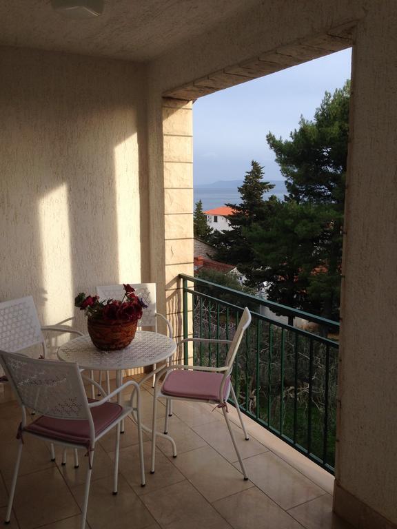 Villa Jasmin Бол Екстериор снимка