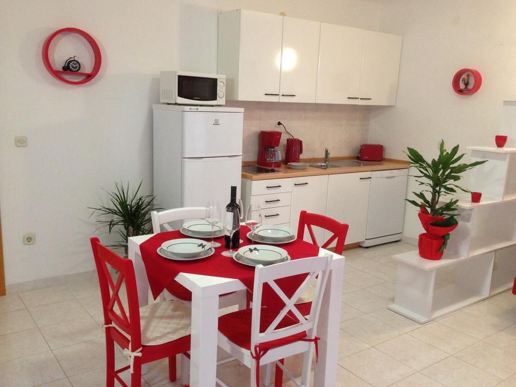 Villa Jasmin Бол Екстериор снимка
