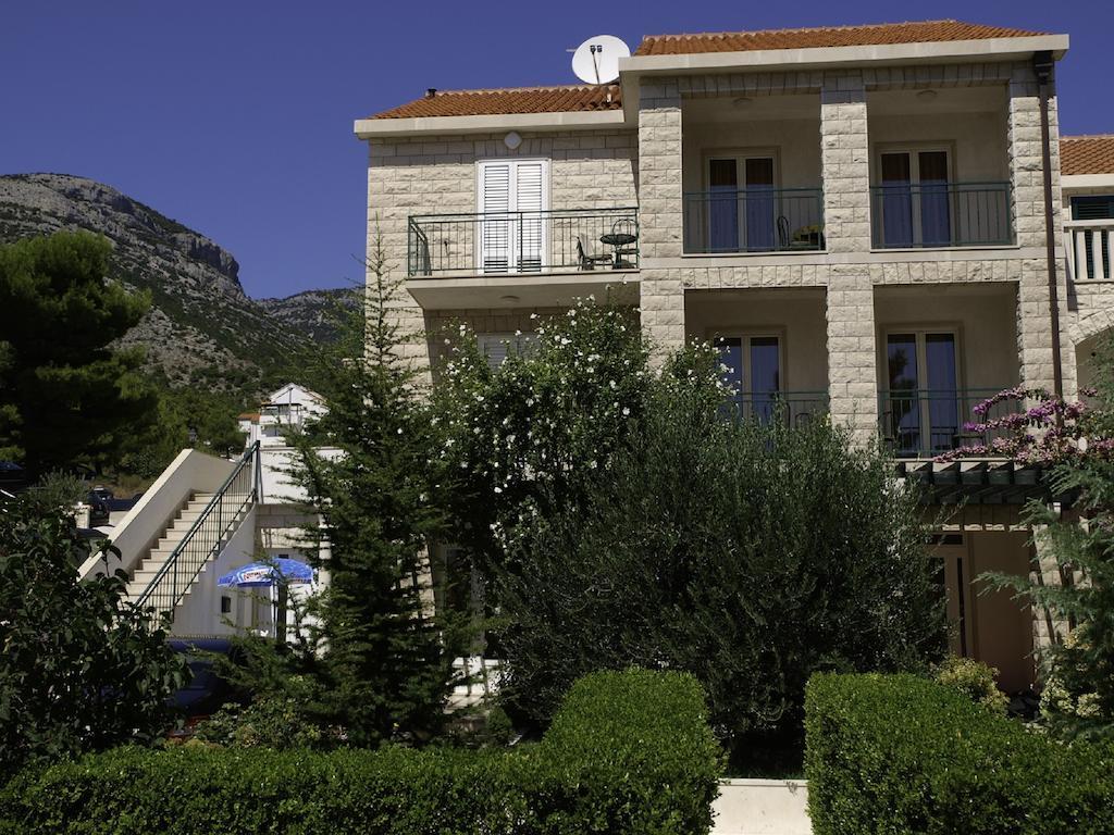Villa Jasmin Бол Екстериор снимка