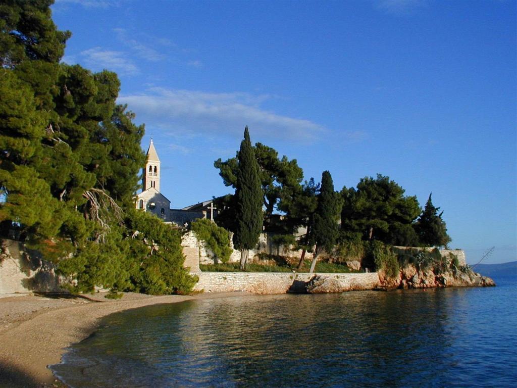 Villa Jasmin Бол Екстериор снимка